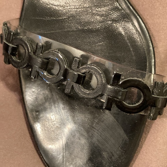 Salvatore Ferragamo kitten heel leather patent vinyl sandals Black size 8 - Picture 9 of 11